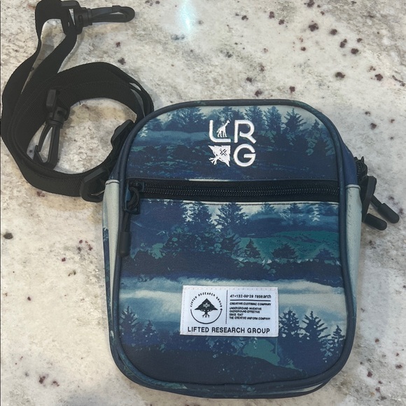 LRG Forest Print Belt Bag - Picture 1 of 4